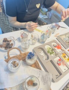 １日で簡単に誰でも取得できるアロマワックスデザインコースのレッスン風景